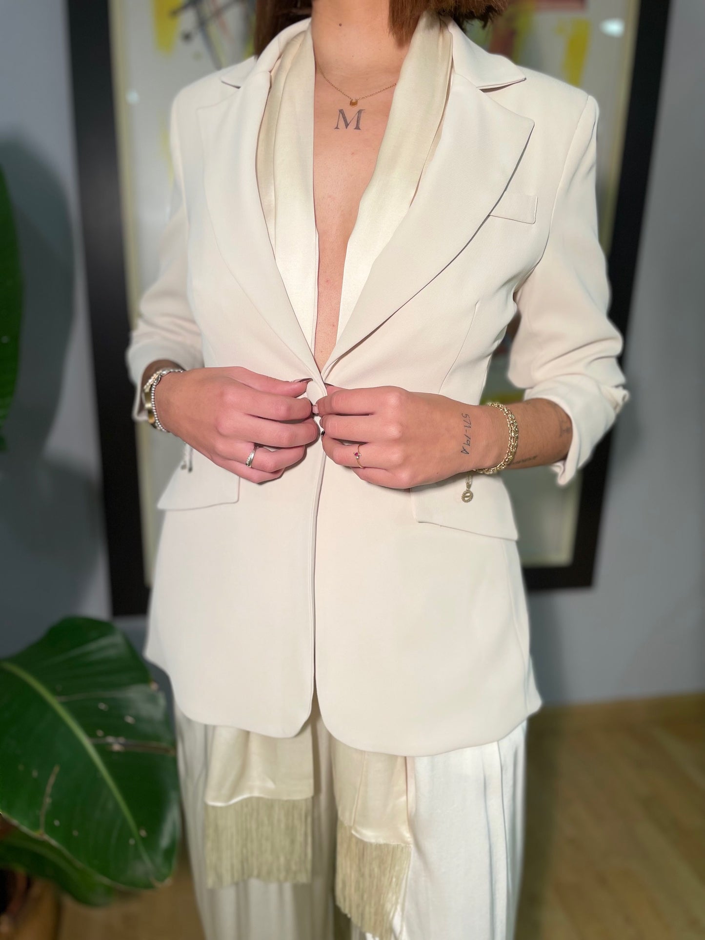 Traje_Solapa_Beige_Maria_Pajaro_Imagen3